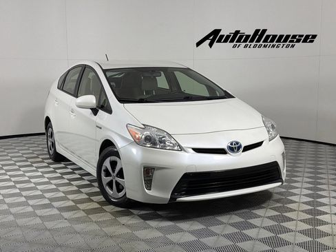 Used 2015 Toyota Prius Two FWD image 1