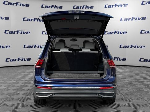 Used 2022 Volkswagen Tiguan SE FWD image 11