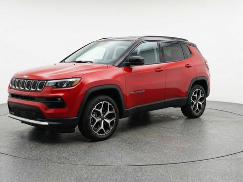 Used 2025 Jeep Compass Limited AWD/4WD image 3