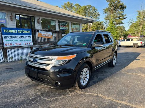 Used 2014 Ford Explorer XLT w/ Equipment Group 202A FWD image 1