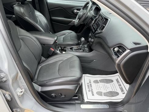 Used 2021 Jeep Cherokee Limited AWD/4WD image 19