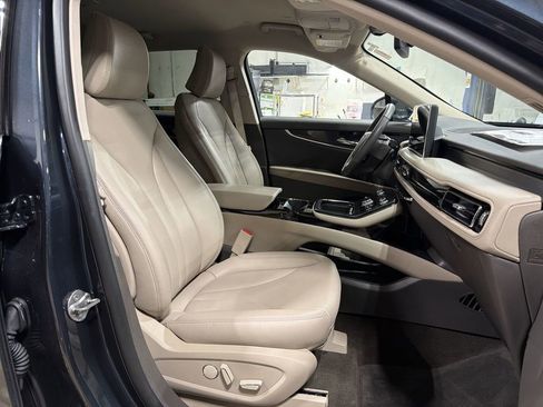 Certified 2023 Lincoln Nautilus AWD w/ Premium Package image 28