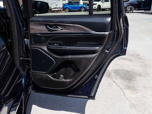 Used 2022 Jeep Grand Cherokee Overland image 14