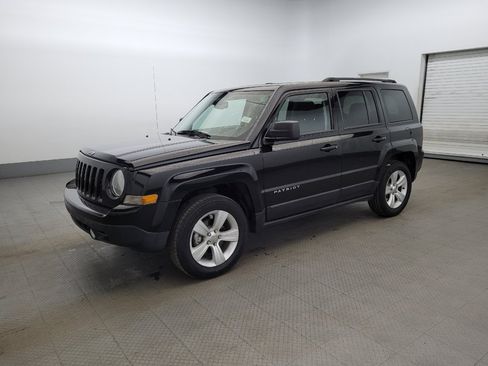 Used 2016 Jeep Patriot Sport w/ Power Value Group FWD image 2