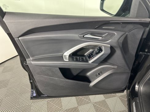 Used 2025 Audi Q5 Premium Plus w/ Premium Plus image 16