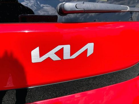Used 2023 Kia Soul LX FWD image 30