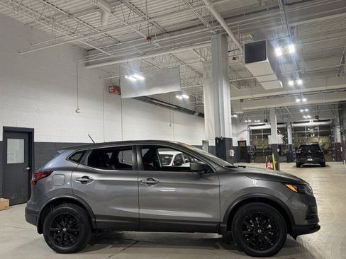 Used 2022 Nissan Rogue Sport S image 7