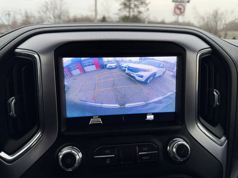 Used 2020 GMC Sierra 1500 SLE w/ SLE Value Package image 16