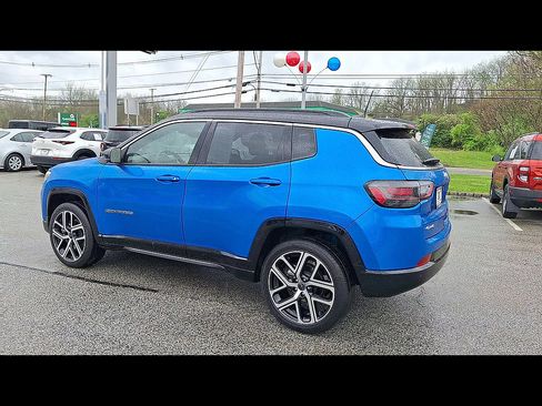 Certified 2025 Jeep Compass Limited w/ Elite Group AWD/4WD image 6