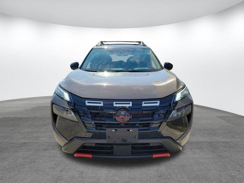 Certified 2025 Nissan Rogue SV image 2