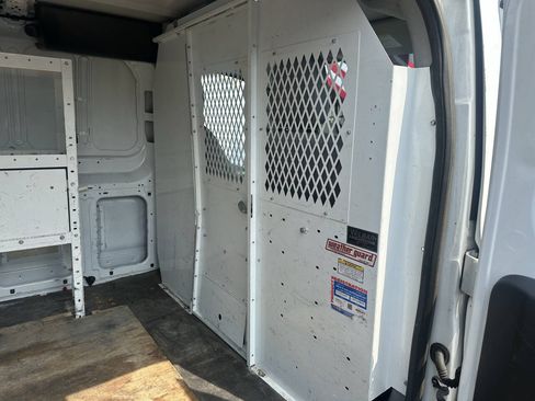 Used 2015 Ford Transit 250 130 Low Roof RWD image 14
