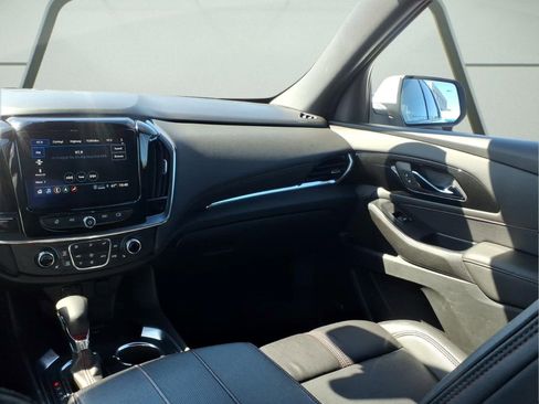 Used 2023 Chevrolet Traverse RS w/ LPO, Floor Liner Package FWD image 12