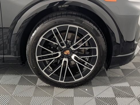 New 2026 Porsche Cayenne Electric AWD/4WD image 14