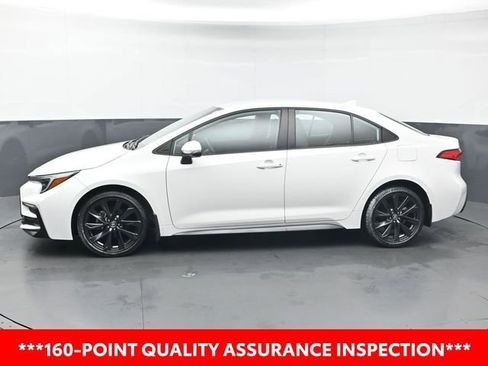 Used 2023 Toyota Corolla SE image 2