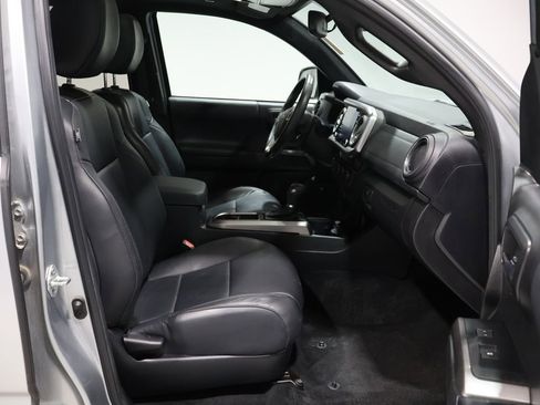 Used 2023 Toyota Tacoma Limited image 22