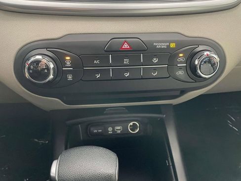 Used 2020 Kia Sorento LX image 39