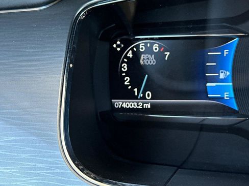 Used 2017 Ford Taurus SEL w/ Equipment Group 201A FWD image 27