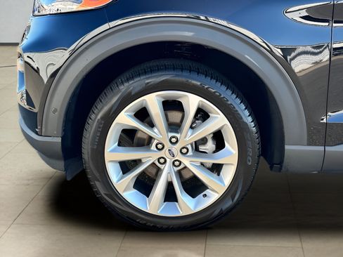 Used 2023 Ford Explorer Platinum w/ Technology Package AWD/4WD image 37