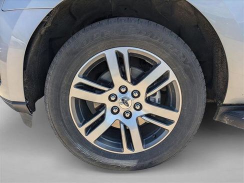 Used 2024 Ford Expedition Limited image 19