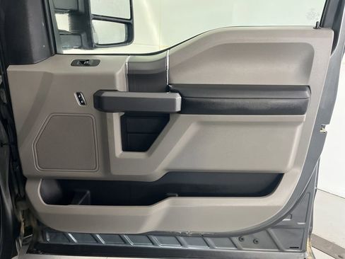 Used 2019 Ford F150 XLT w/ Equipment Group 302A Luxury AWD/4WD image 28