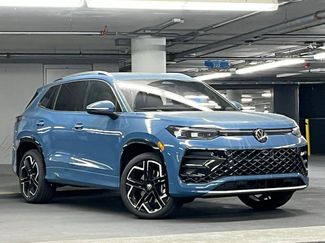 Certified 2025 Volkswagen Tiguan SEL R-Line video 2