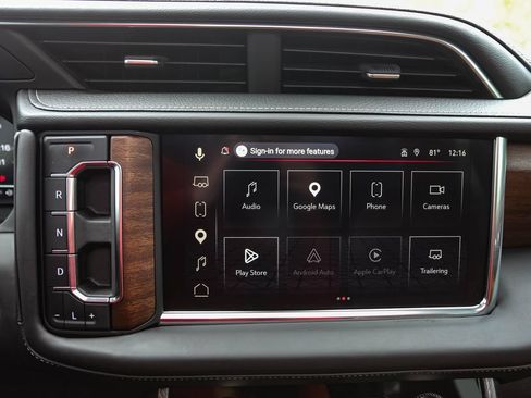 Used 2023 GMC Yukon Denali Ultimate AWD/4WD image 15
