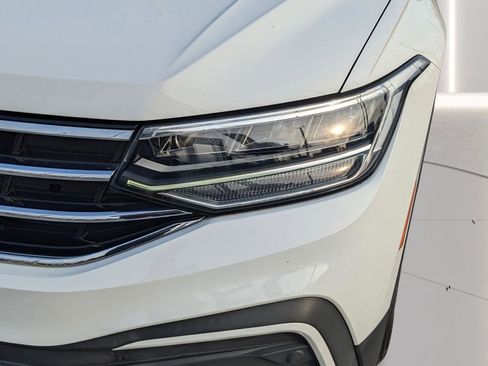 Certified 2022 Volkswagen Tiguan SE w/ Panoramic Sunroof Package image 7