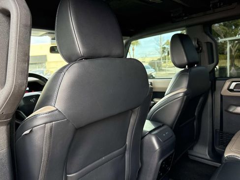 Used 2022 Ford Bronco Wildtrak image 15