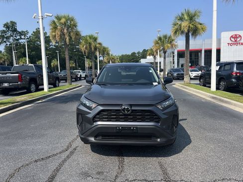 Used 2022 Toyota RAV4 LE FWD image 3