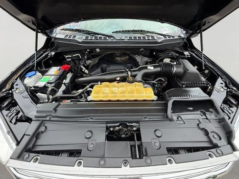 Used 2018 Ford F150 Lariat w/ Equipment Group 502A Luxury AWD/4WD image 9