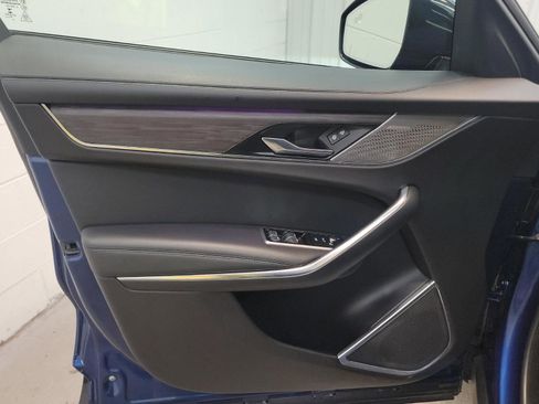 Used 2023 Jaguar F-PACE S image 5