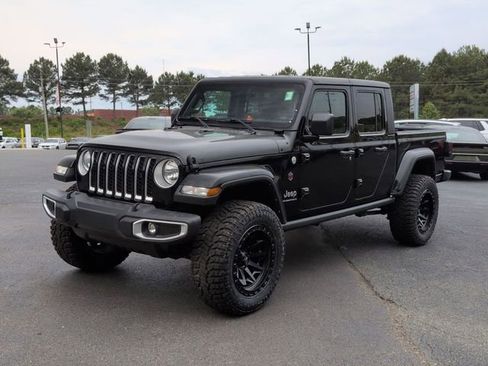 Used 2023 Jeep Gladiator Overland AWD/4WD image 6