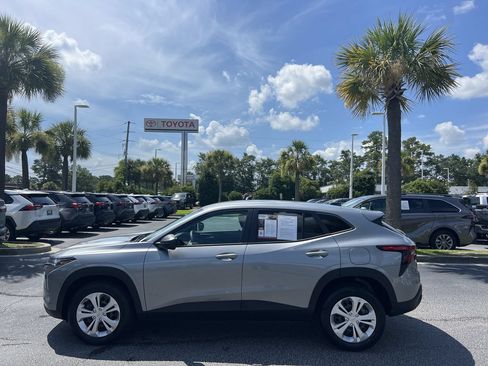 Used 2025 Chevrolet Trax LS w/ Driver Confidence Package FWD image 7