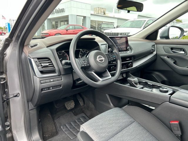 Used 2023 Nissan Rogue SV AWD/4WD image 28