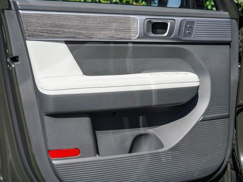 Used 2025 Hyundai Santa Fe Limited FWD image 20