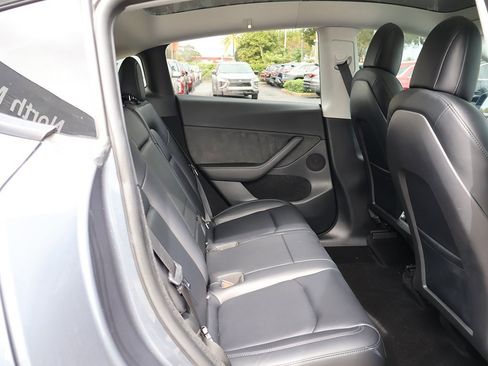 Used 2023 Tesla Model Y Long Range image 37