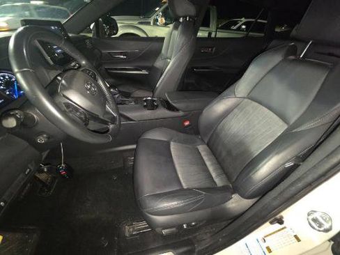 Used 2021 Toyota Venza XLE AWD/4WD image 4
