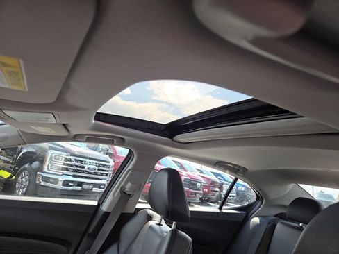 Used 2018 Acura TLX FWD image 9