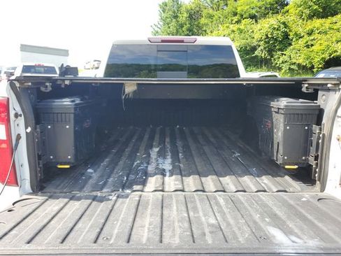 Used 2020 Chevrolet Silverado 1500 LTZ w/ LTZ Convenience Package AWD/4WD image 9