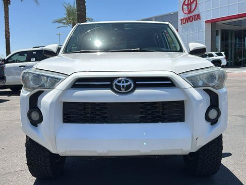 Used 2020 Toyota 4Runner SR5 image 2