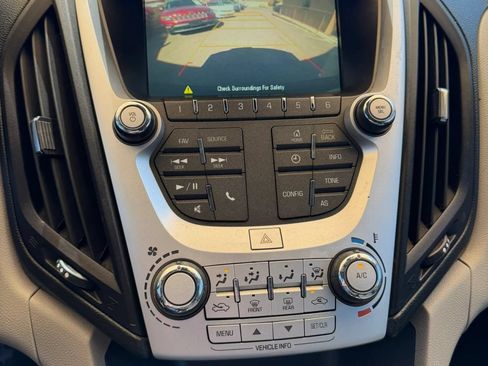 Used 2017 Chevrolet Equinox LS FWD image 13