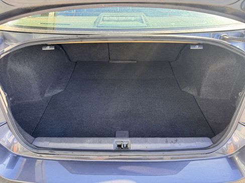 Used 2010 Subaru Legacy 2.5i AWD/4WD image 11
