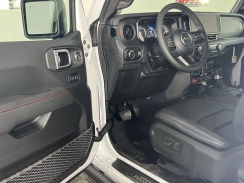 New 2025 Jeep Wrangler Unlimited Rubicon w/ XTREMEE 35" Tire Package image 21