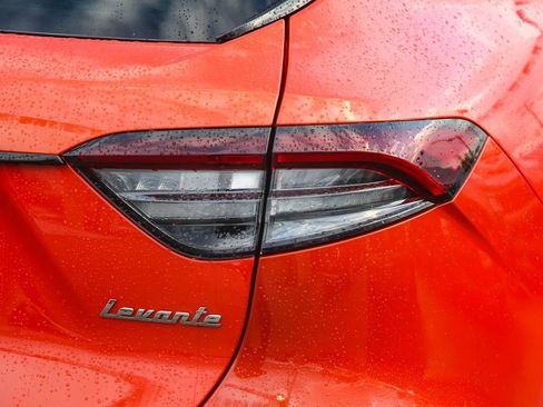 Used 2023 Maserati Levante F Tributo image 9