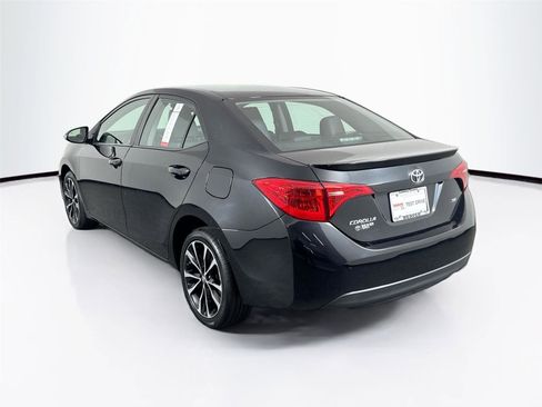 Used 2017 Toyota Corolla SE image 2