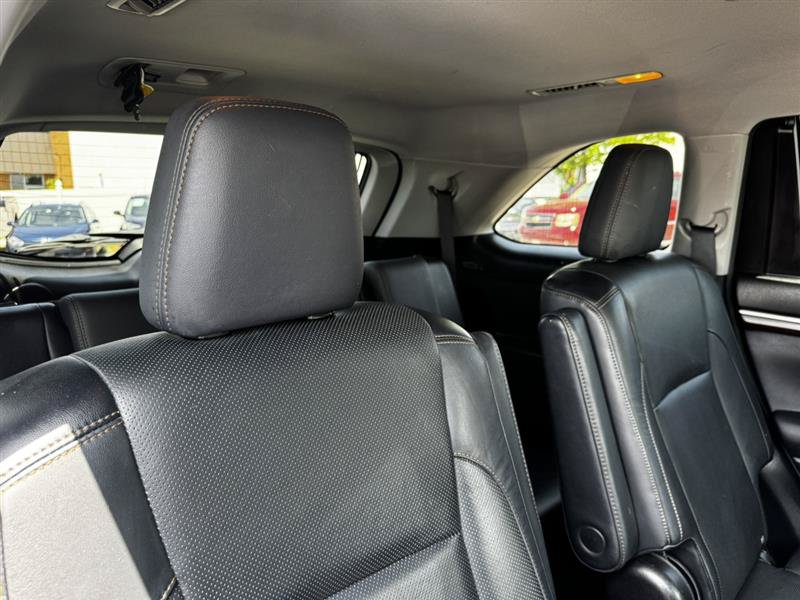 Used 2015 Toyota Highlander Limited AWD/4WD image 11
