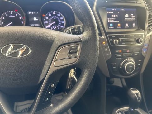 Used 2017 Hyundai Santa Fe SE image 26