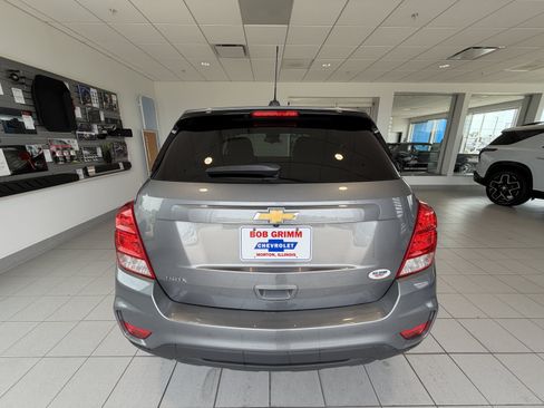 Used 2020 Chevrolet Trax LS w/ Tint and Cruise Package FWD image 8