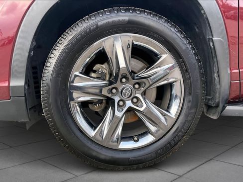 Used 2017 Toyota Highlander Limited image 11