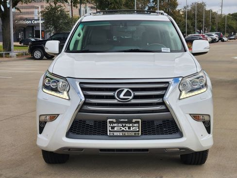 Used 2017 Lexus GX 460 Premium w/ Premium Package image 2